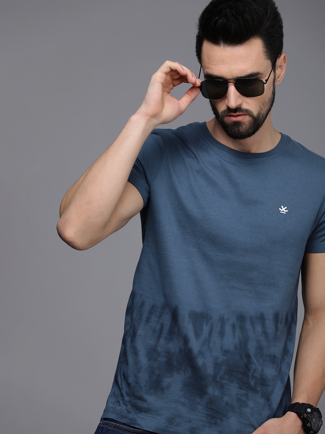 

WROGN Men Blue Tie and Dye Pure Cotton Slim Fit T-shirt