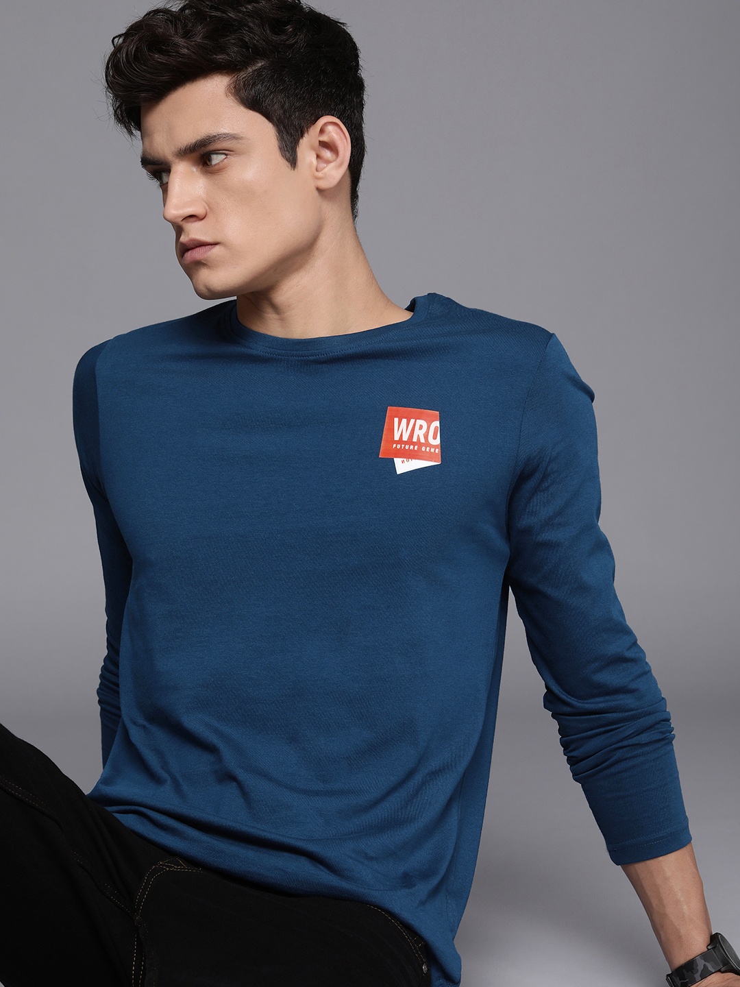 

WROGN Men Blue Brand Logo Pure Cotton Slim Fit T-shirt