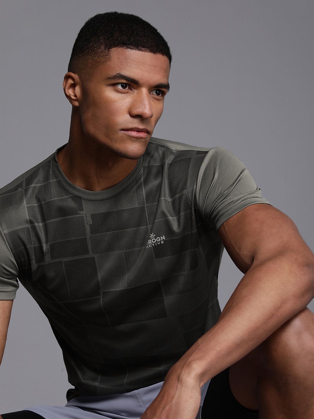 

WROGN ACTIVE Men Grey Printed Slim Fit T-shirt
