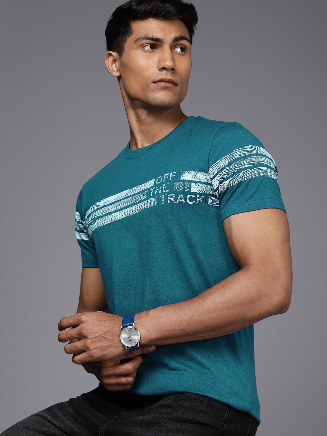 

WROGN Men Round Neck Striped Knitted Slim Fit T-shirt With Minimal Typography Print Detail, Teal