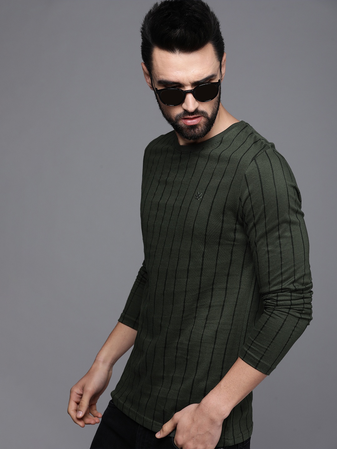 

WROGN Men Olive Green & Black Striped Slim Fit Pure Cotton T-shirt
