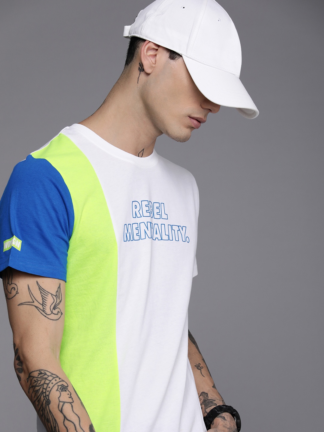 

WROGN Men White & Green Typography Printed Pure Cotton Slim Fit T-shirt