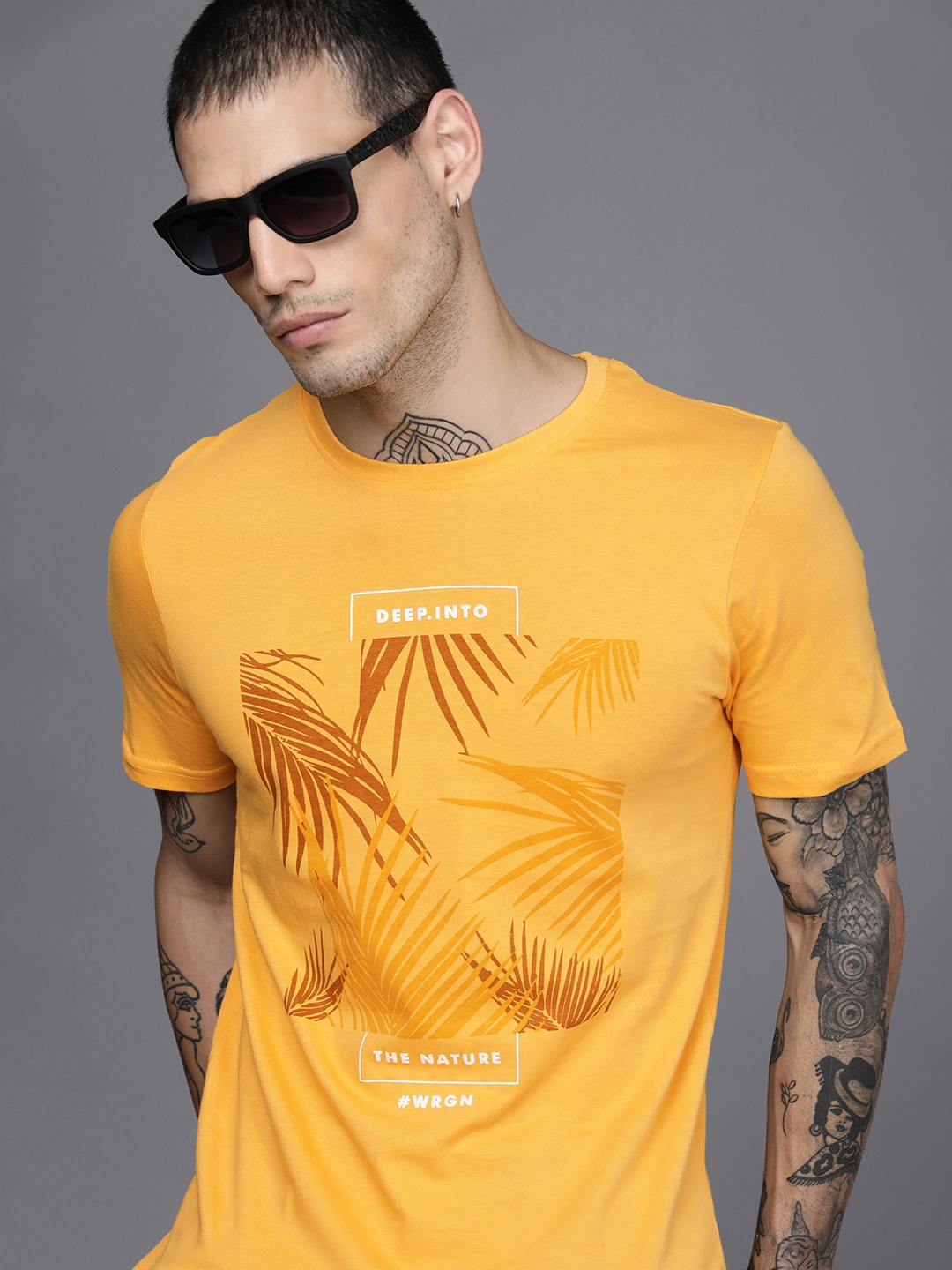 

WROGN Men Yellow Graphic Printed Pure Cotton Slim Fit T-shirt