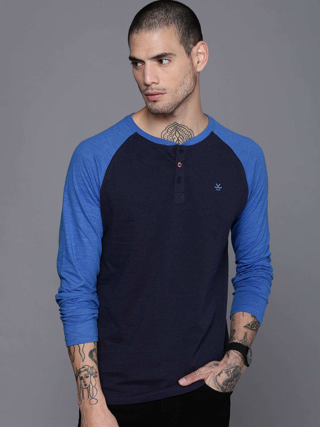 

WROGN Men Navy Blue Solid Pure Cotton T-shirt