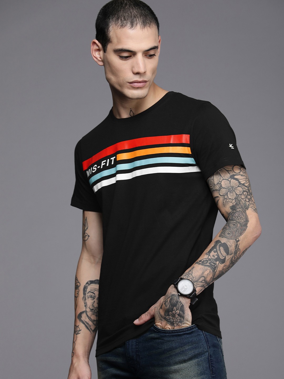 

WROGN Men Black & Red Striped Pure Cotton Slim Fit T-shirt