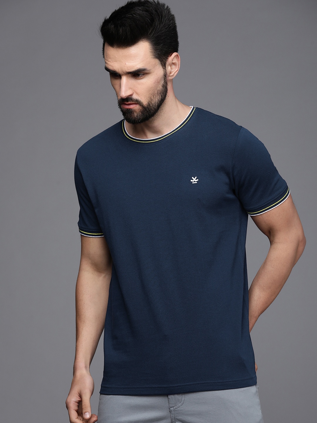 

WROGN Men Navy Blue Self-Design Slim Fit Pure Cotton Applique T-shirt