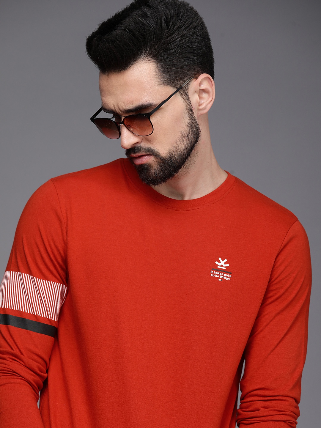 

WROGN Men Rust Red Print Detail Pure Cotton Slim Fit T-shirt