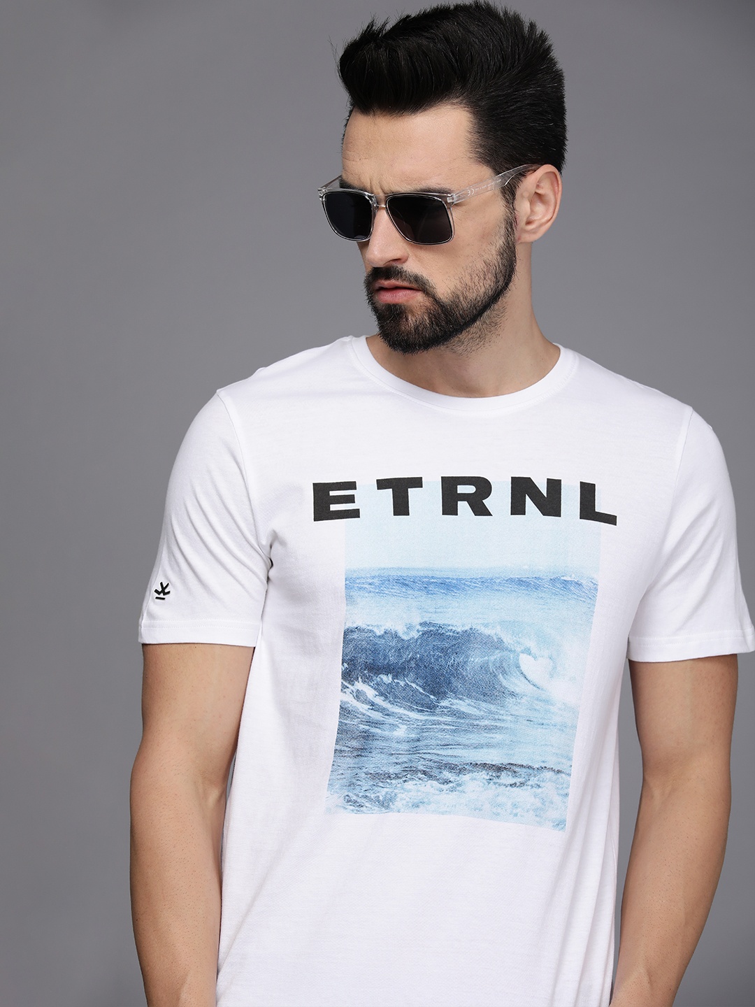 

WROGN Men White Printed Pure Cotton Slim Fit T-shirt