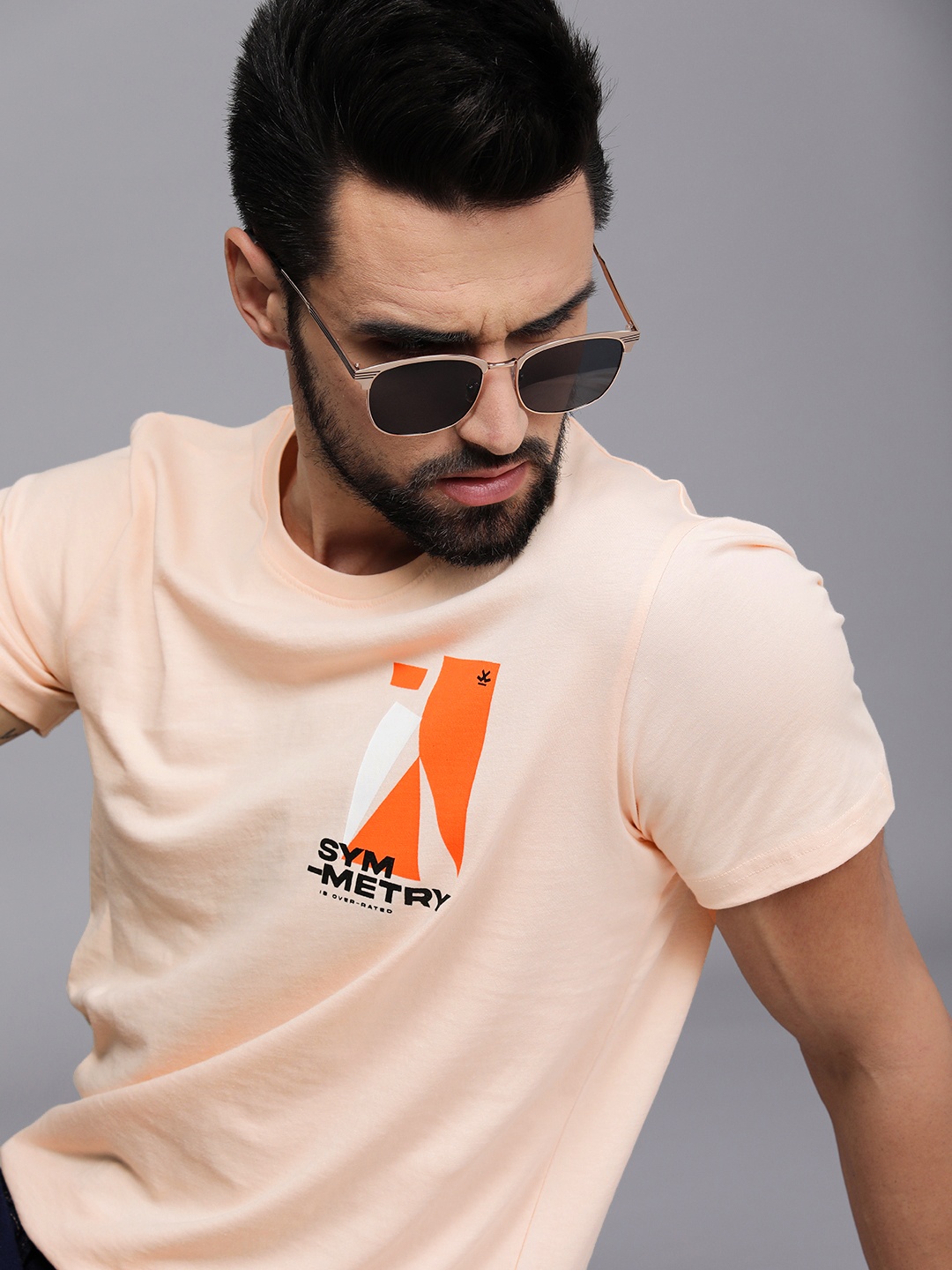 

WROGN Men Peach-Coloured & Multicoloured Printed Slim Fit Pure Cotton Casual T-shirt