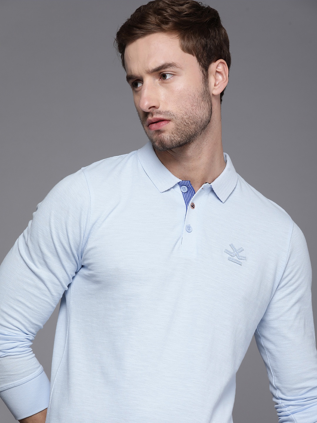 

WROGN Men Blue V-Neck Slim Fit Pure Cotton T-shirt