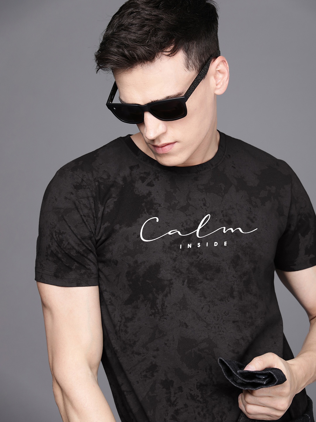 

WROGN Men Black & White Typography Printed Pure Cotton T-shirt