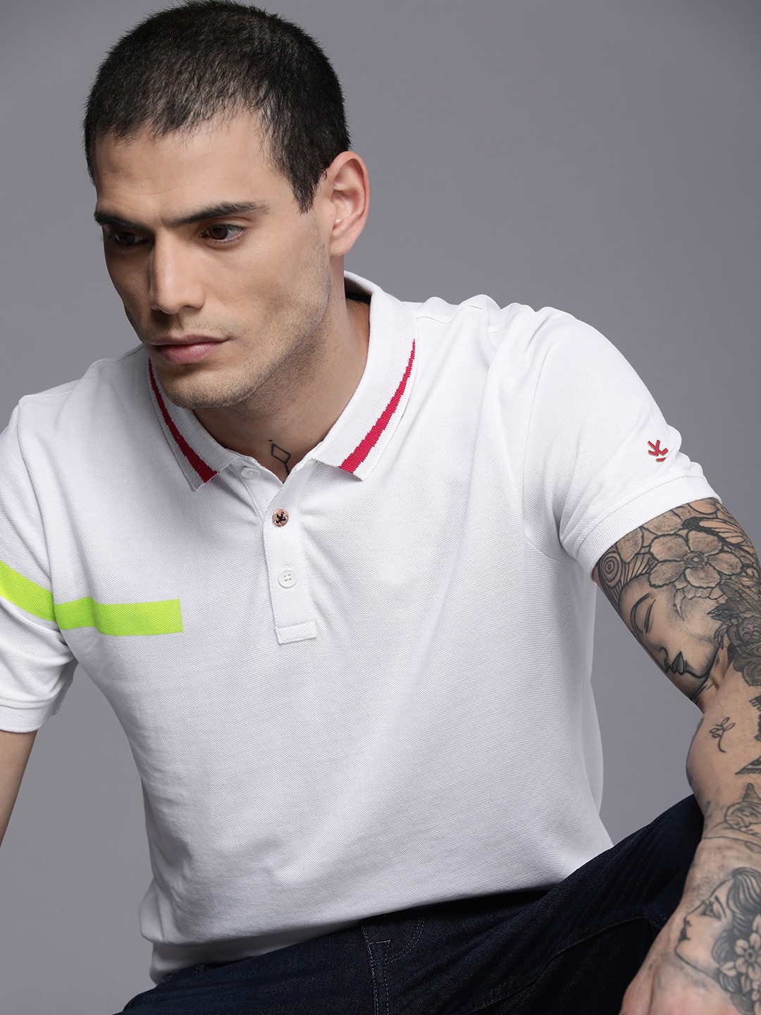 

WROGN Men White & Pink Striped Polo Collar Pure Cotton Slim Fit T-shirt