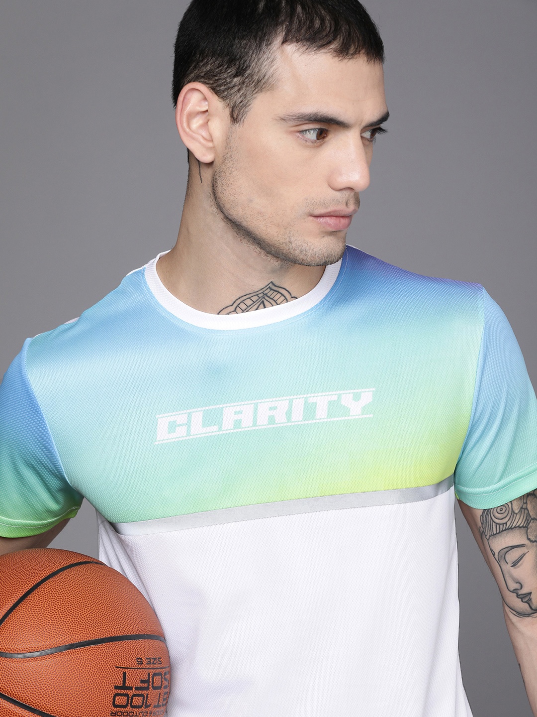 

WROGN ACTIVE Men White & Green Colourblocked Slim Fit T-shirt