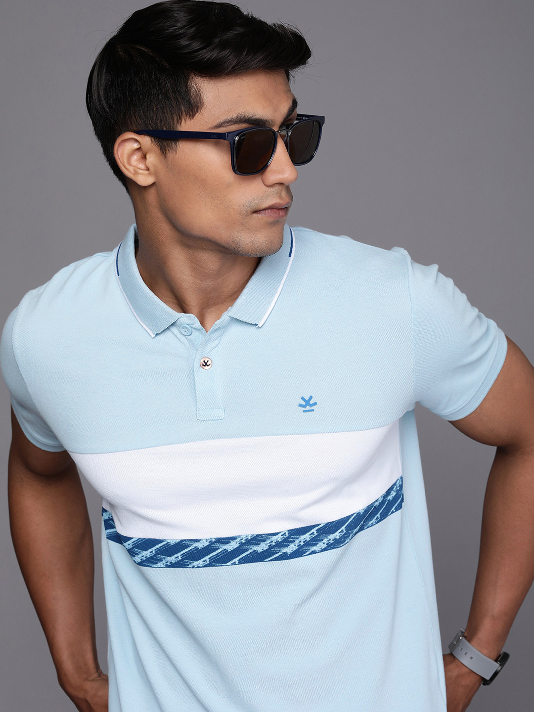 

WROGN Men Blue & White Colourblocked Slim Fit Pure Cotton Polo Collar T-shirt