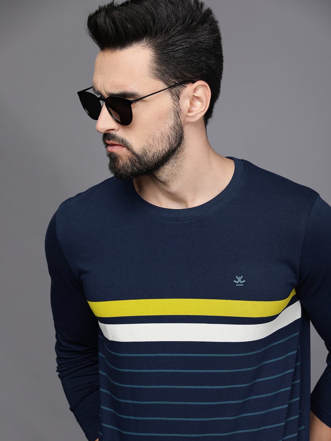 

WROGN Men Navy Blue Striped Slim Fit Pure Cotton T-shirt