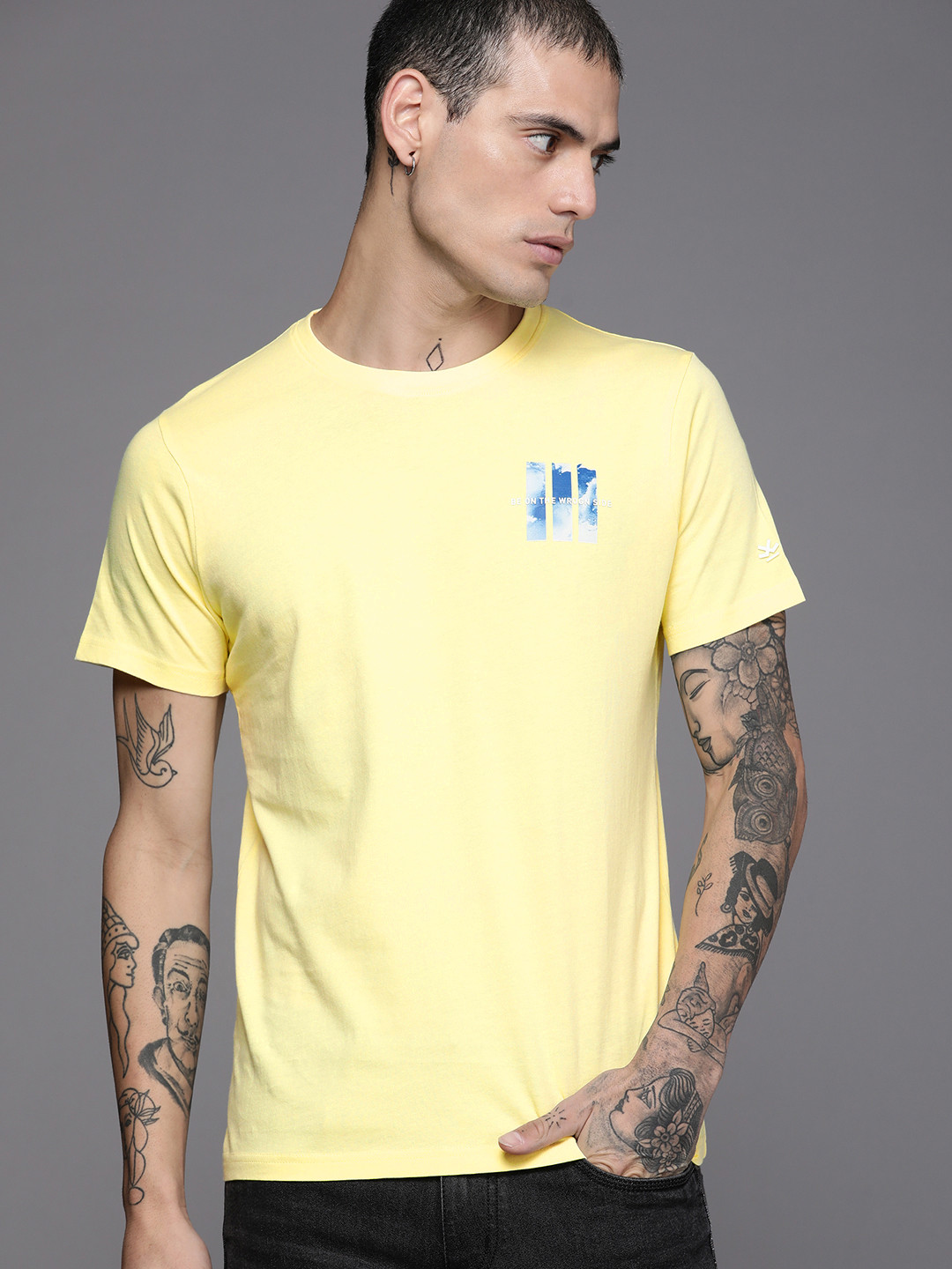 

WROGN Men Yellow & Blue Brand Logo Striped Applique Pure Cotton T-shirt