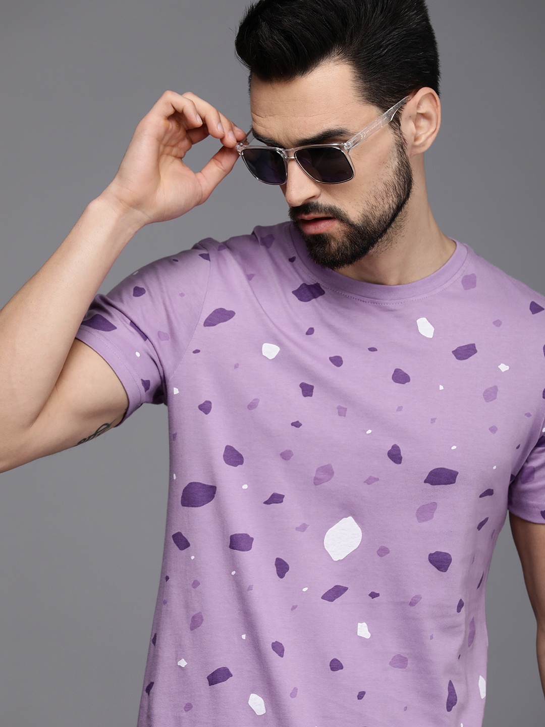 

WROGN Men Lavender Printed Slim Fit Pure Cotton T-shirt