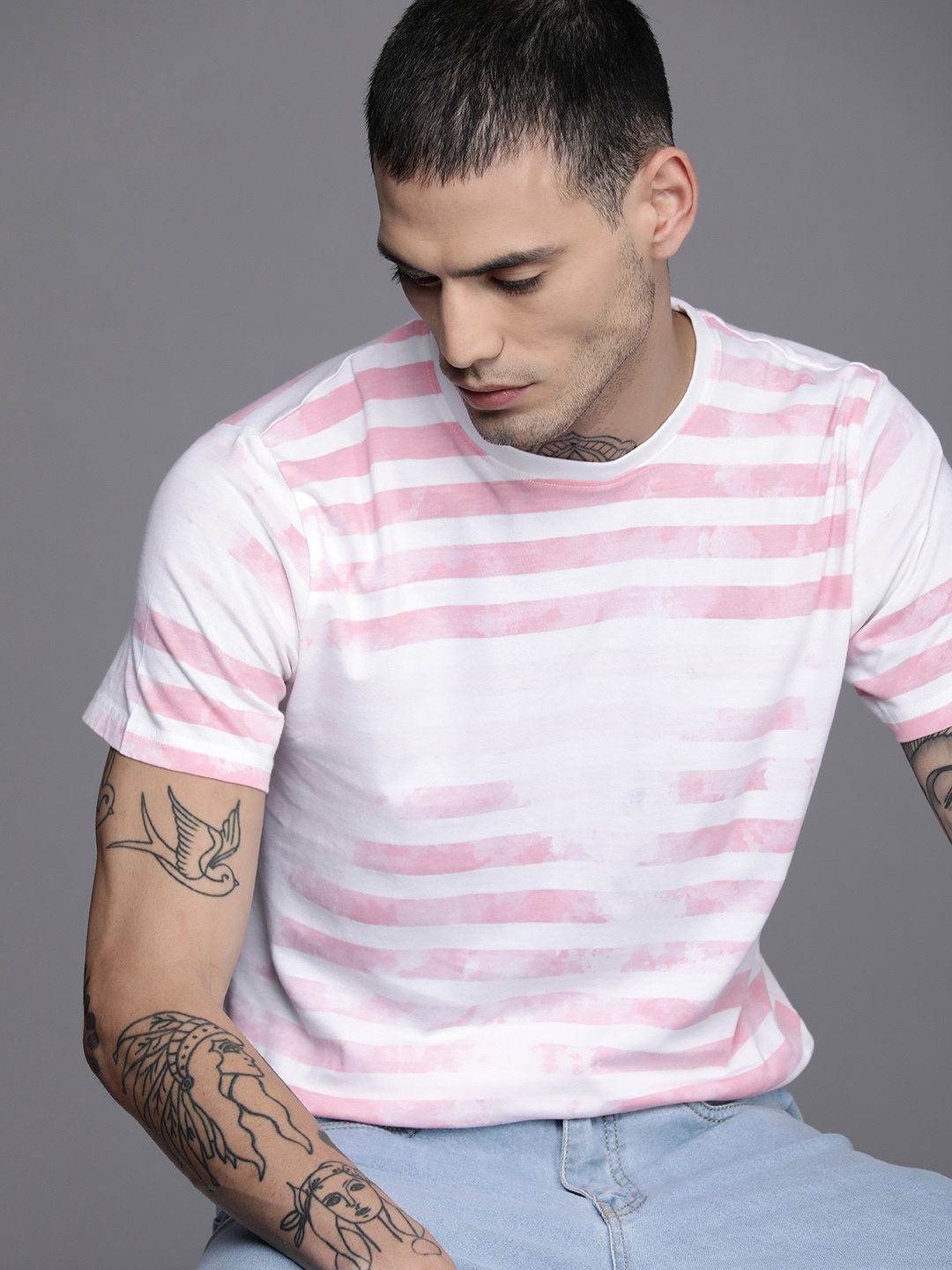

WROGN Men Pink & White Striped Pure Cotton Slim Fit T-shirt