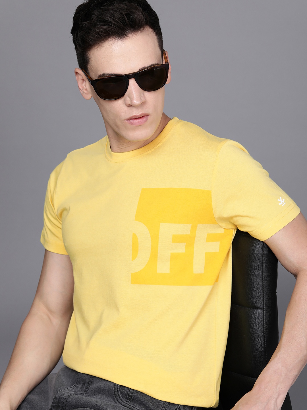 

WROGN Men Yellow Typography Printed Slim Fit T-shirt