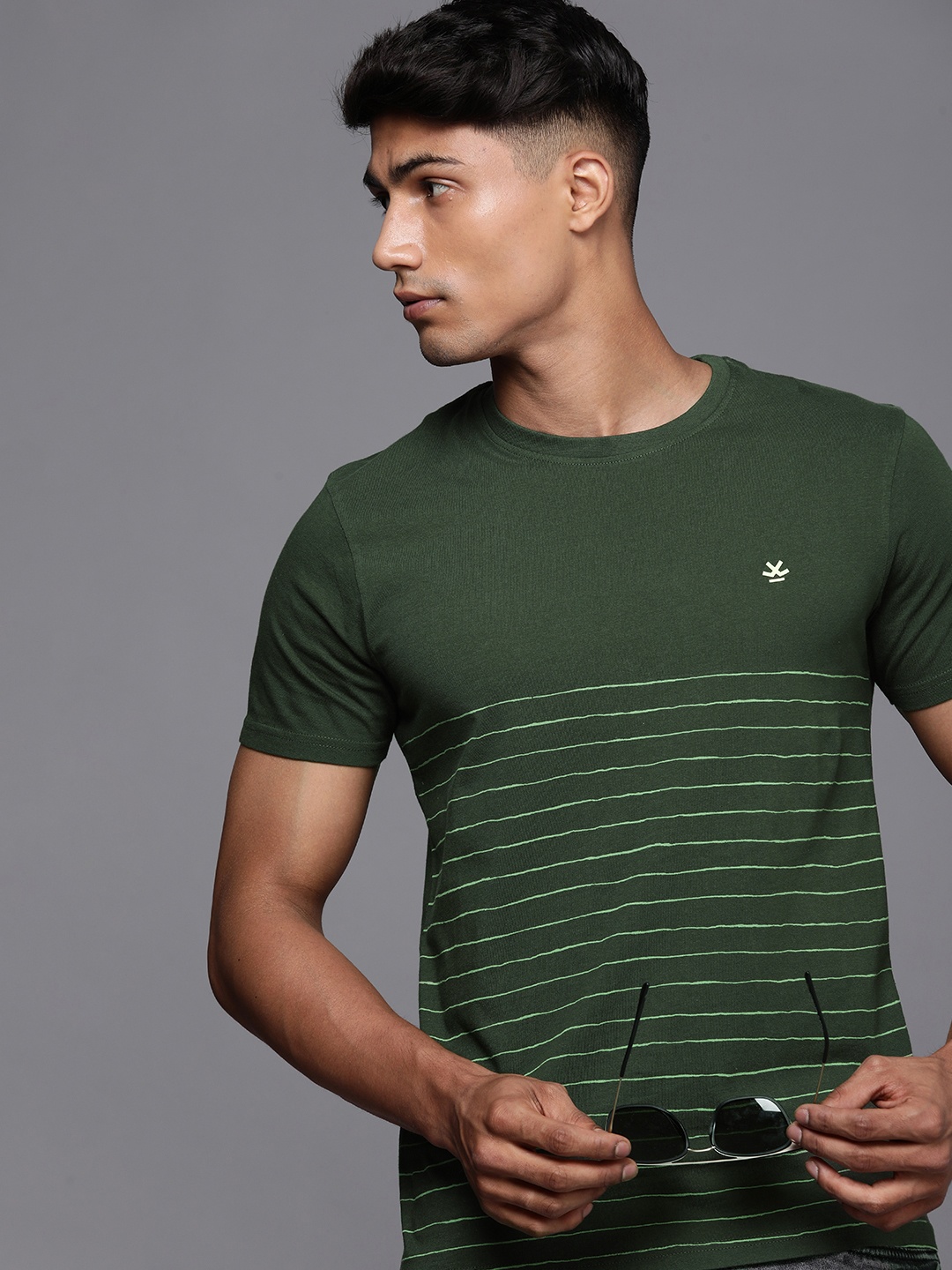

WROGN Men Olive Green Striped Slim Fit Pure Cotton T-shirt