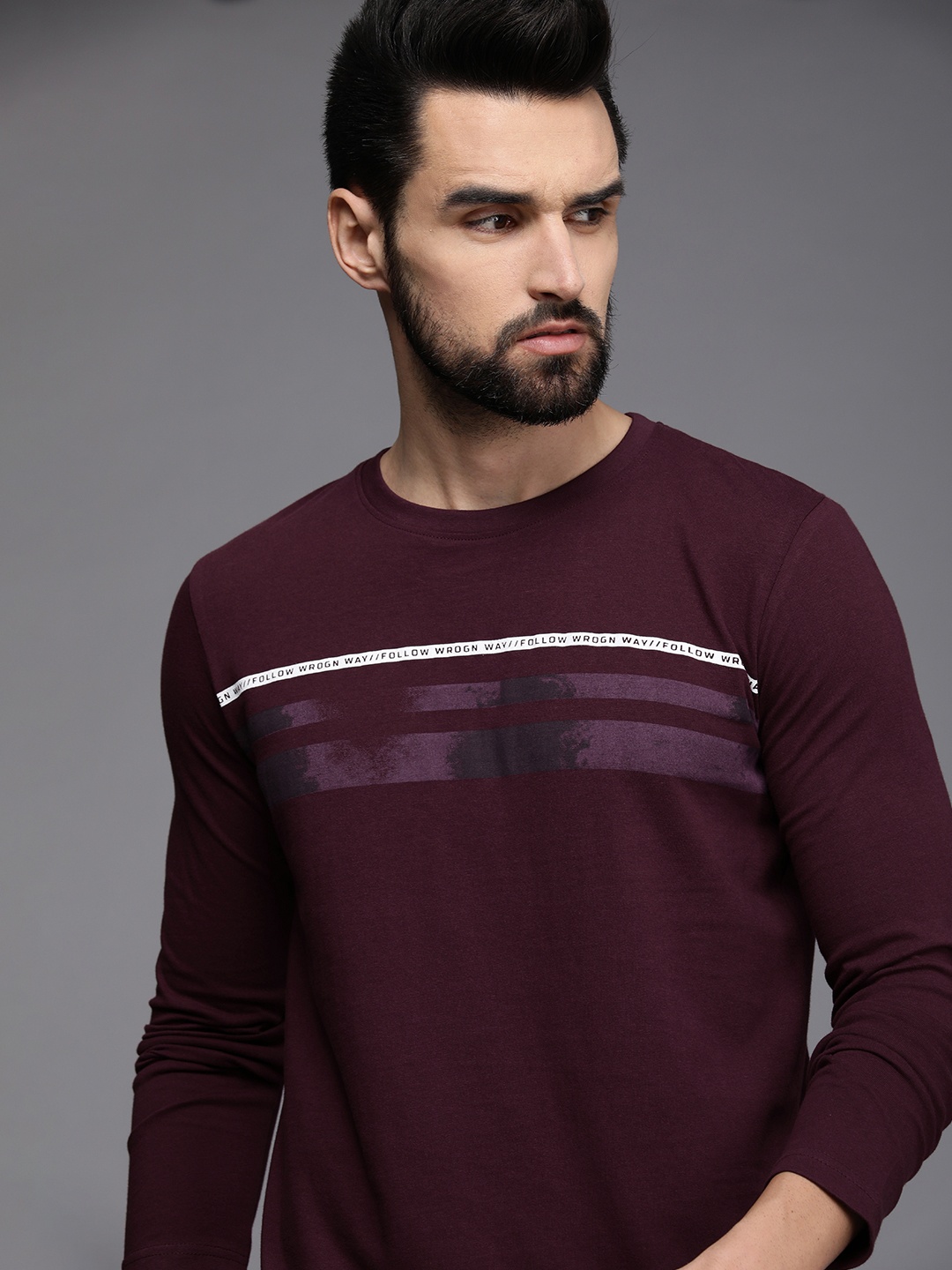 

WROGN Men Maroon Striped Slim Fit Pure Cotton T-shirt