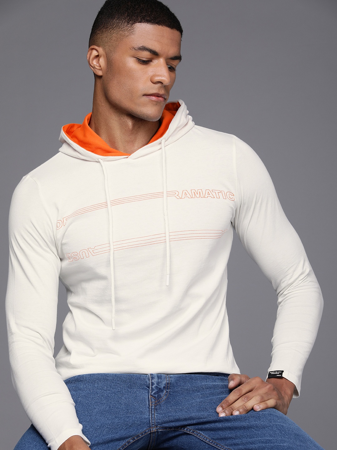 

WROGN Men White Typography Printed Hooded Pure Cotton Slim Fit T-shirt