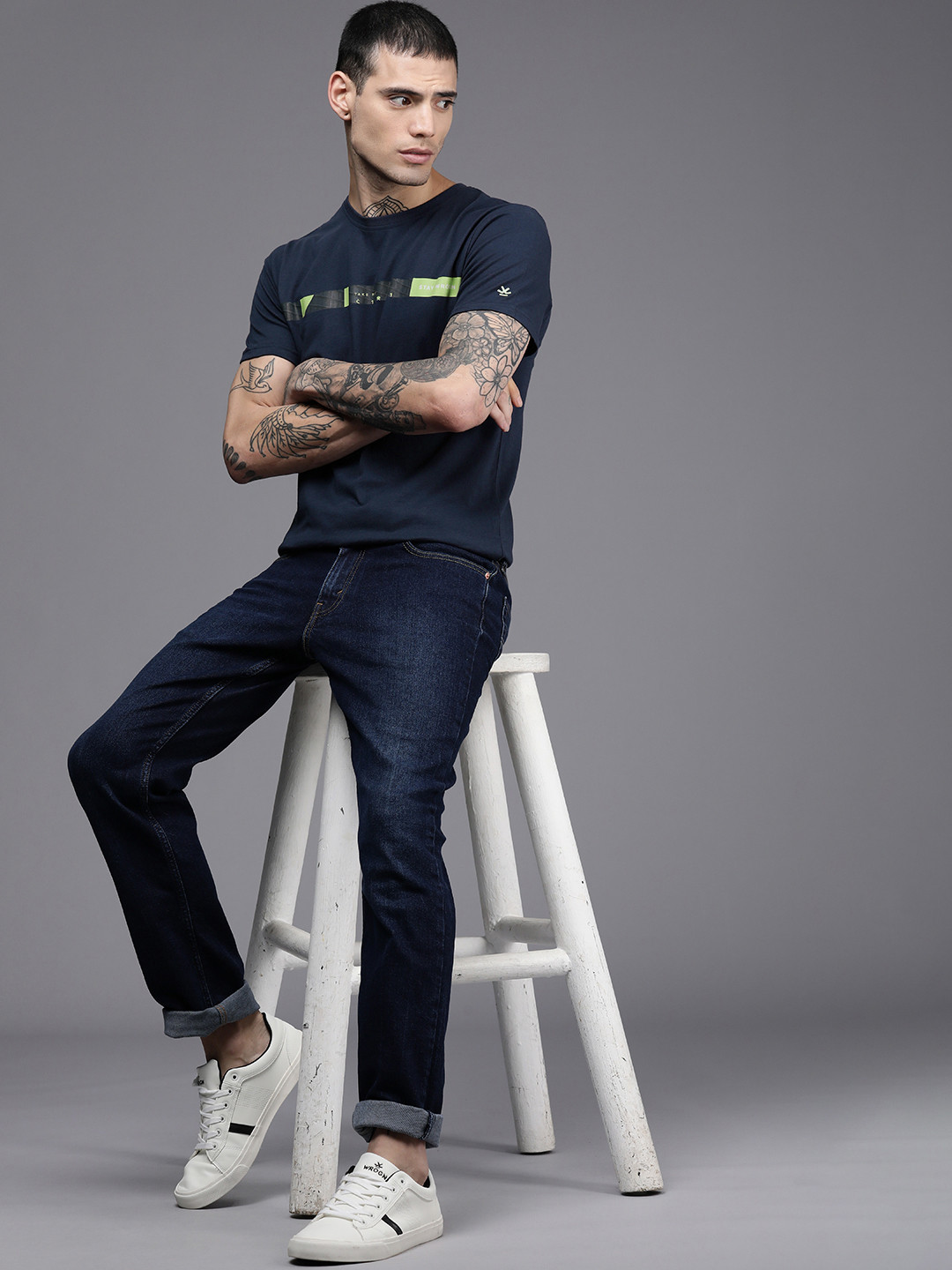 

WROGN Men Navy Blue Brand Logo Printed Pure Cotton Slim Fit T-shirt