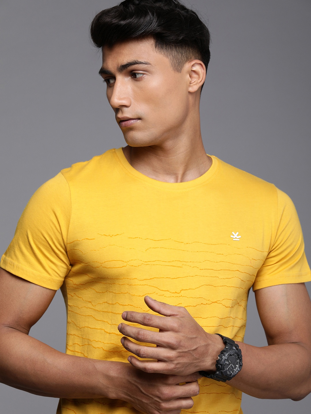 

WROGN Men Yellow Striped Round Neck Pure Cotton T-shirt