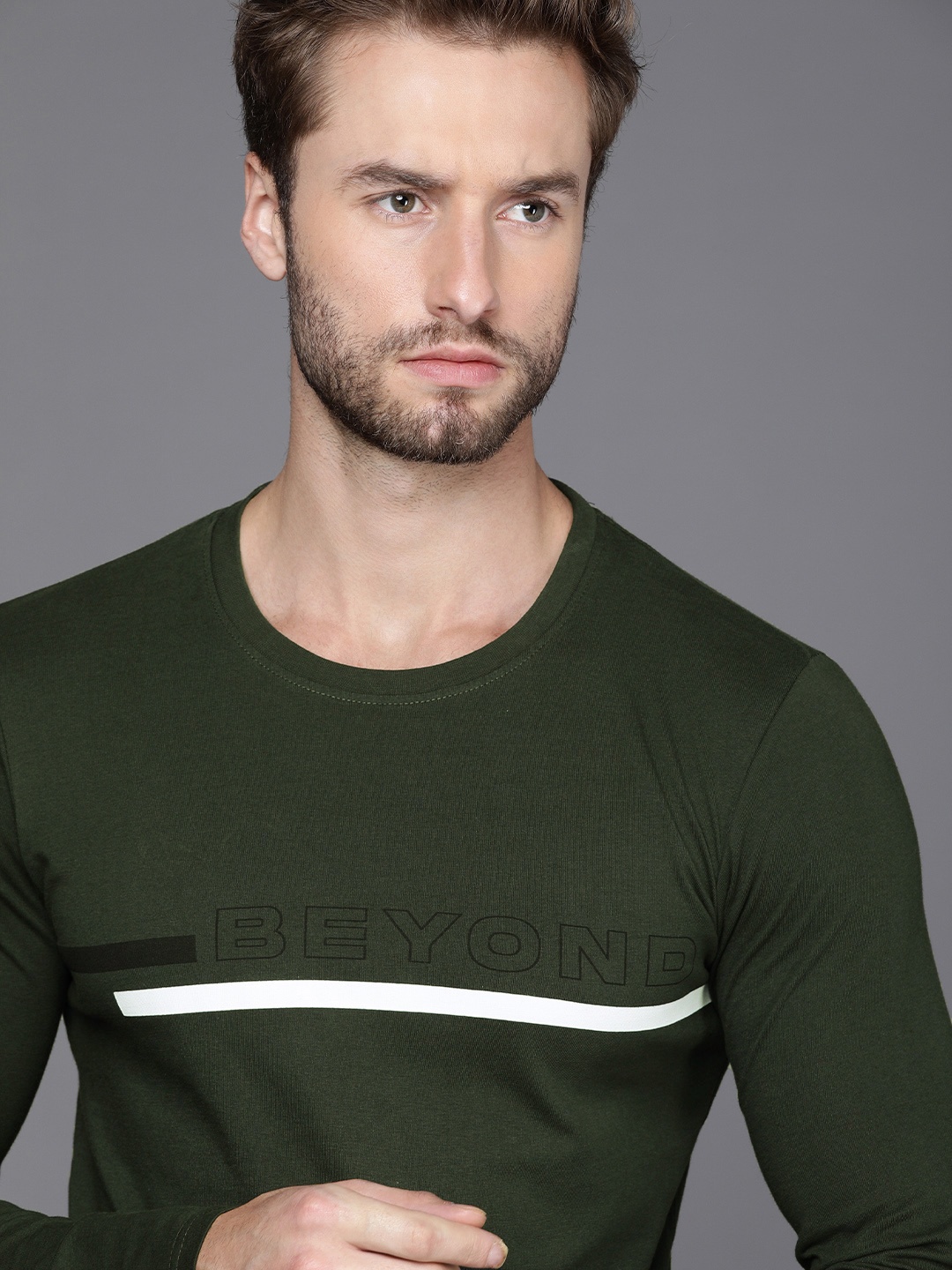 

WROGN Men Olive Green Typography Printed Pure Cotton Slim Fit T-shirt