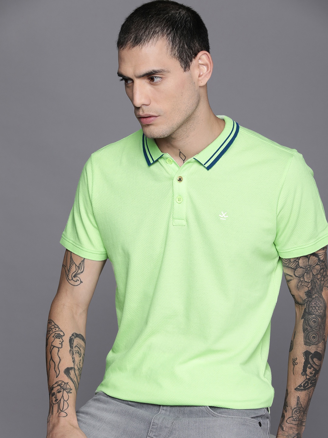 

WROGN Men Green Polo Collar Pure Cotton Slim Fit T-shirt with Contrast Tipping