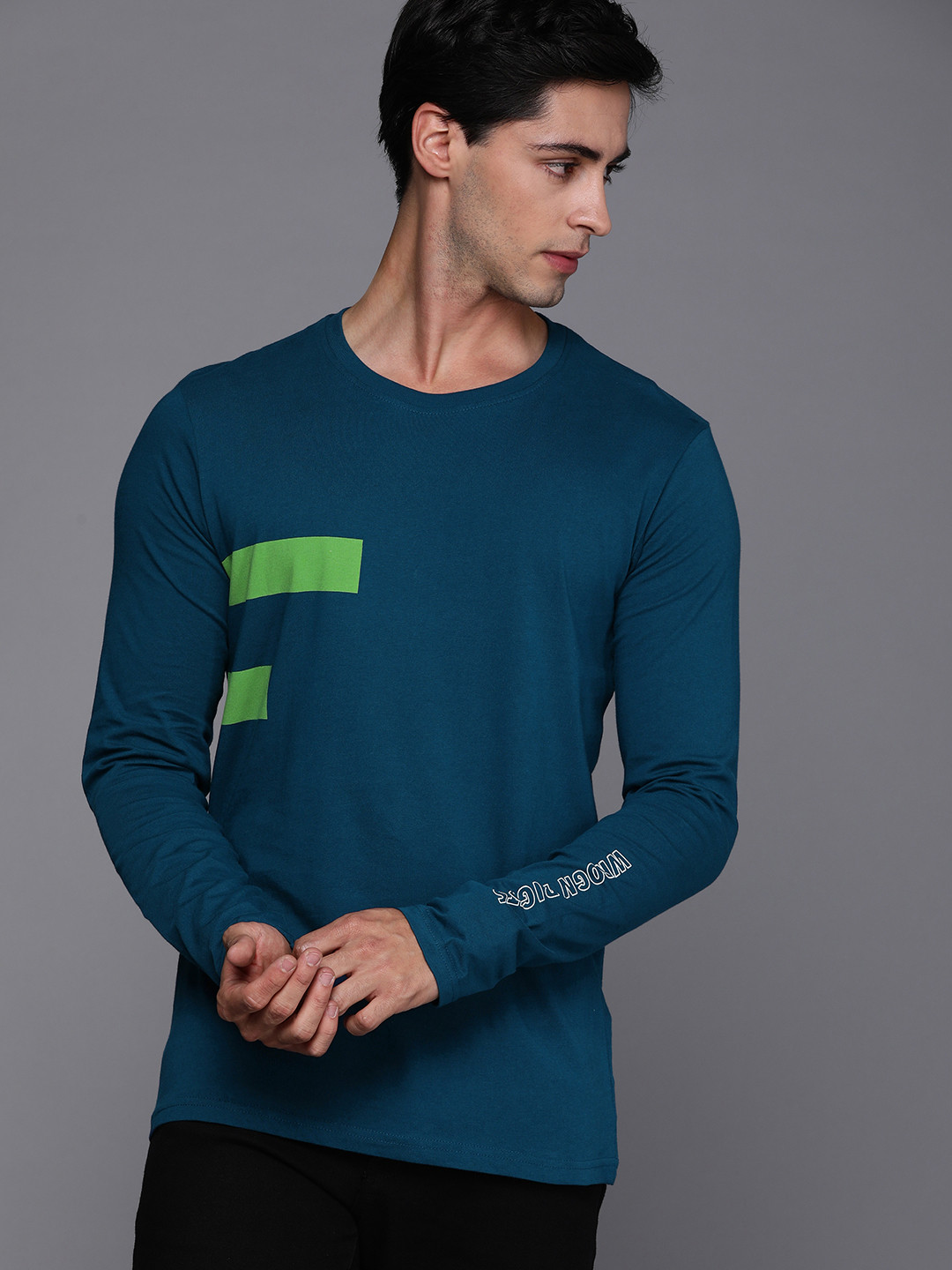 

WROGN Men Pure Cotton Slim Fit Round Neck Striped Detail T-shirt, Blue