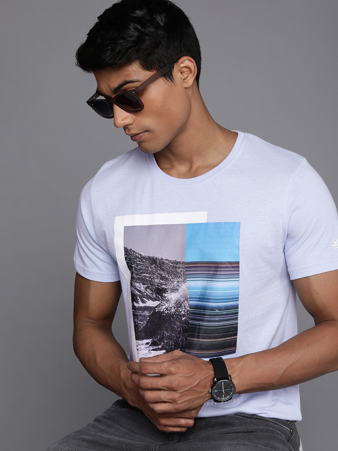 

WROGN Men Light Blue Graphic Printed Slim Fit Pure Cotton T-shirt