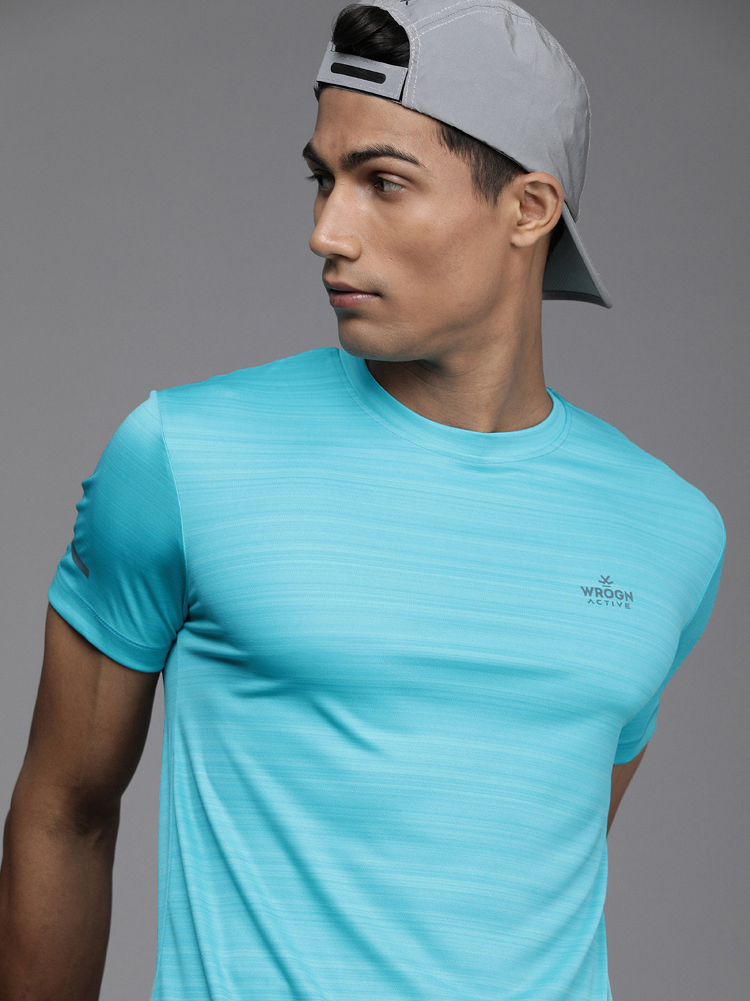 

WROGN ACTIVE Men Blue Self Designed Slim Fit Casual T-shirt