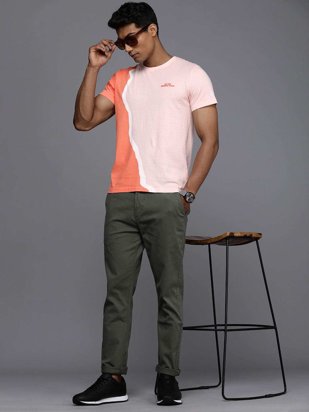 

WROGN Men Peach Colourblocked Pure Cotton Applique Slim Fit T-shirt