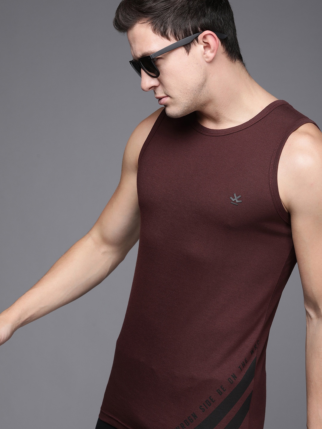 

WROGN Men Maroon Sleeveless Slim Fit Casual T-shirt