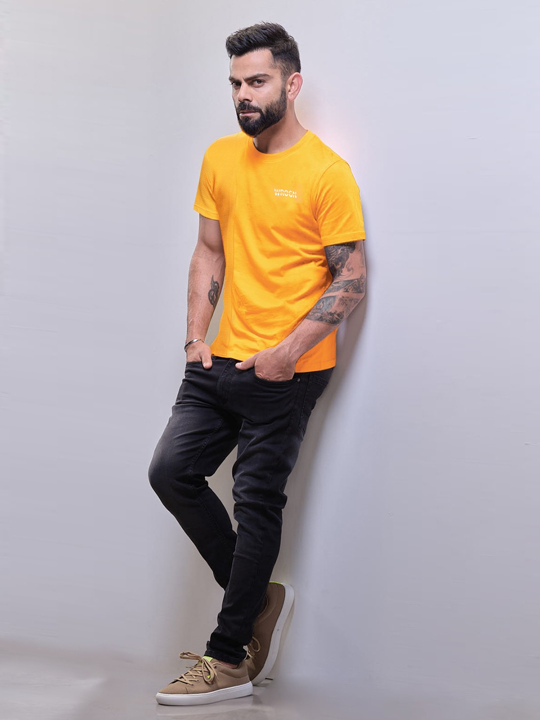 

WROGN Men Mustard Yellow Solid Pure Cotton Applique Slim Fit T-shirt