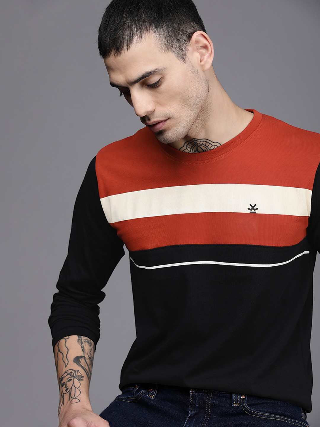 

WROGN Men Black & Rust-Coloured Striped Pure Cotton T-shirt