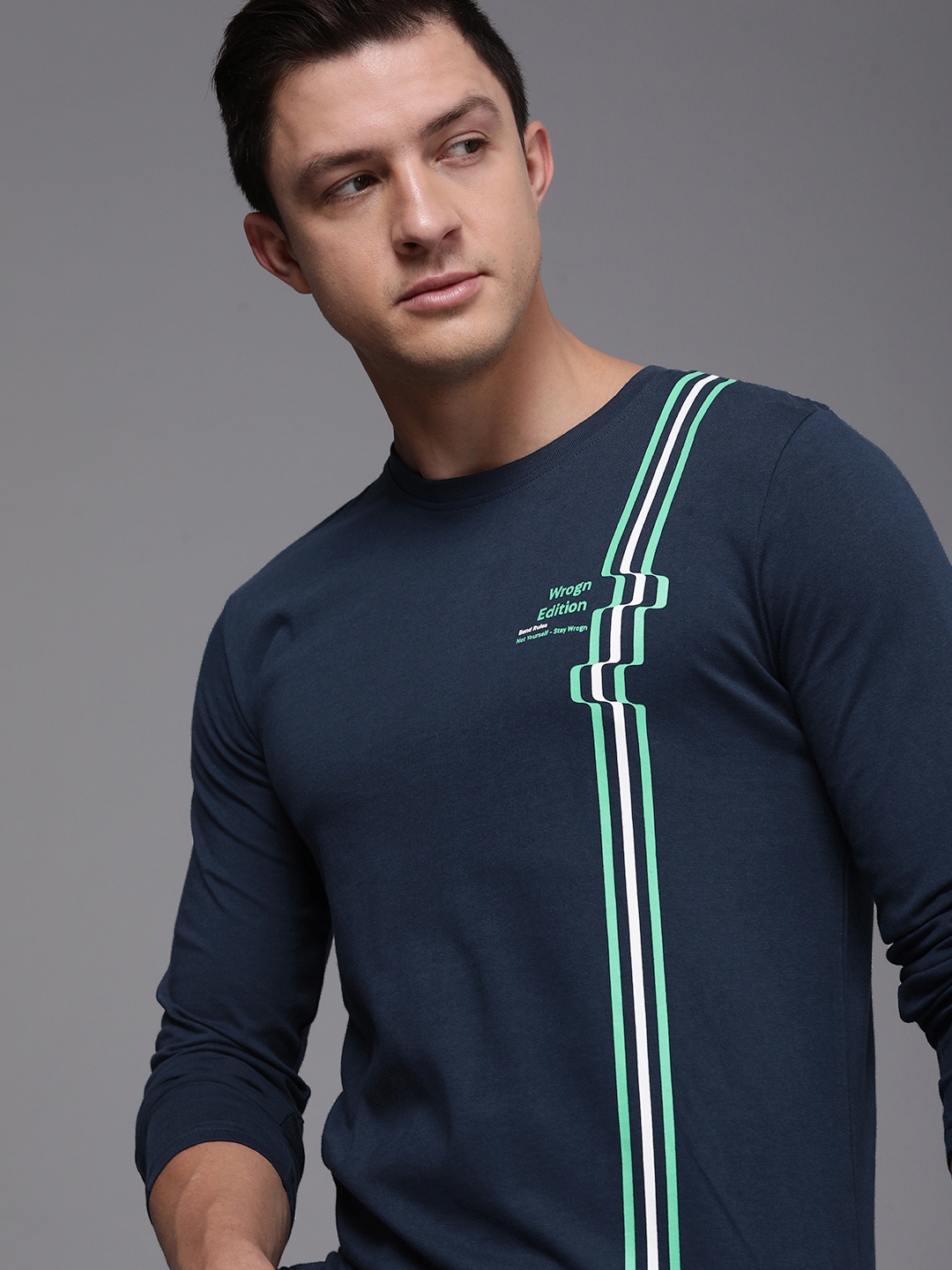 

WROGN Men Navy Blue Striped Pure Cotton Slim Fit T-shirt