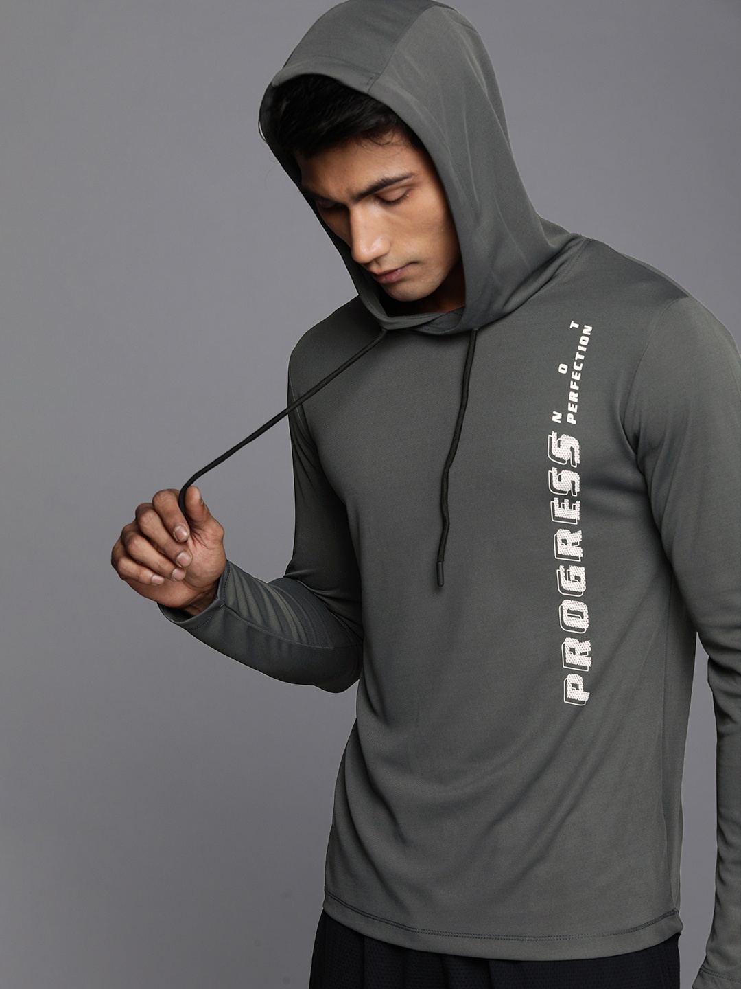 

WROGN ACTIVE Men Grey Typography Printed Slim Fit Hooded Sports T-shirt