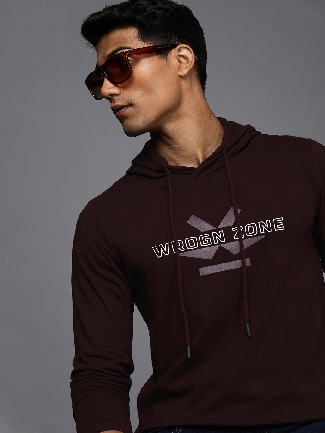 

WROGN Men Burgundy Brand Logo Printed Pure Cotton Applique Loose T-shirt