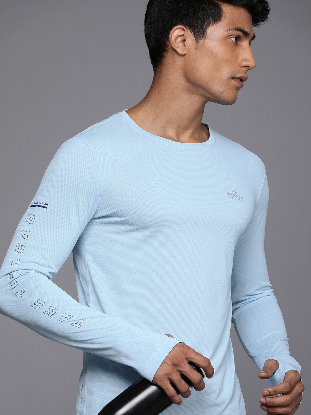 

WROGN ACTIVE Men Blue Solid Slim Fit T-shirt