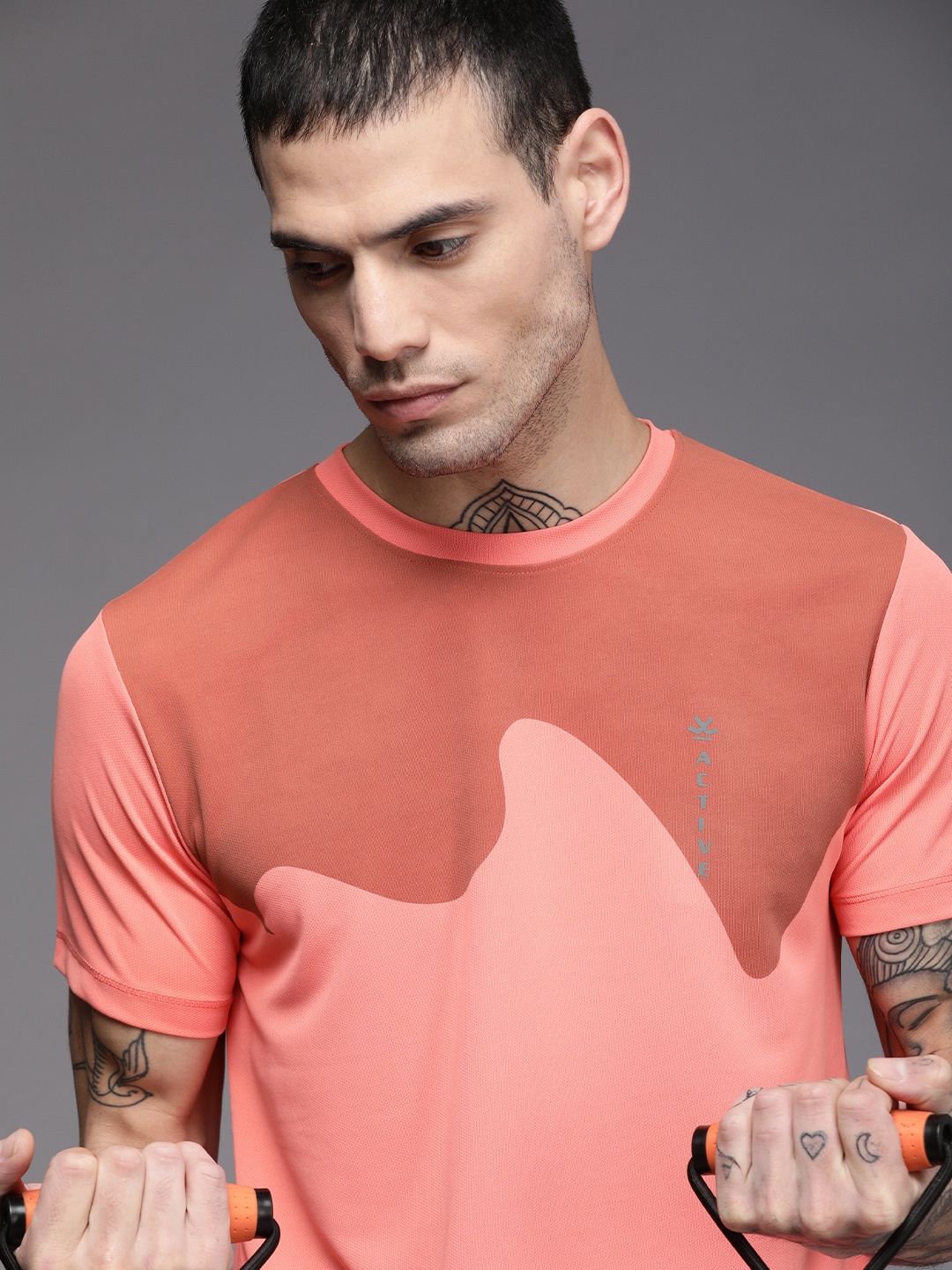 

WROGN ACTIVE Men Orange Colourblocked Slim Fit T-shirt