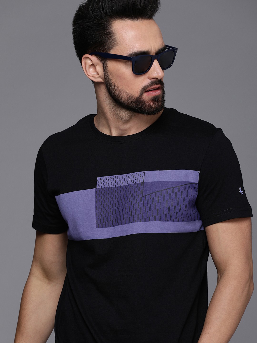

WROGN Men Black Printed Slim Fit Pure Cotton T-shirt