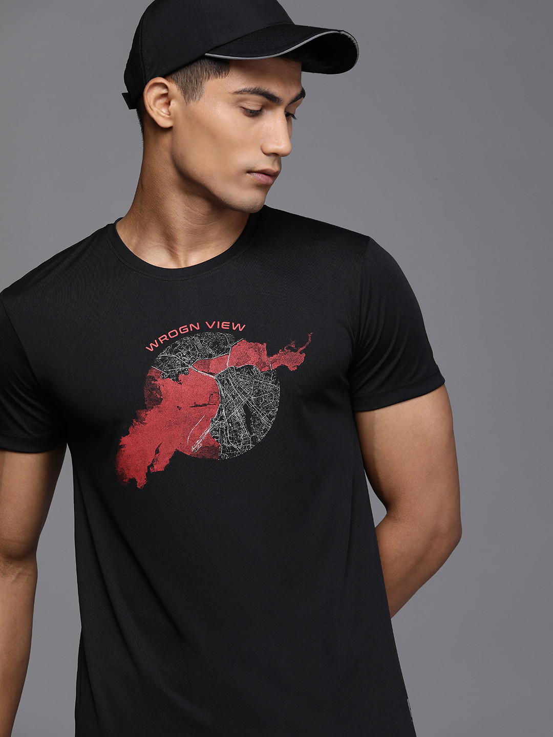 

WROGN ACTIVE Men Black Printed Slim Fit T-shirt