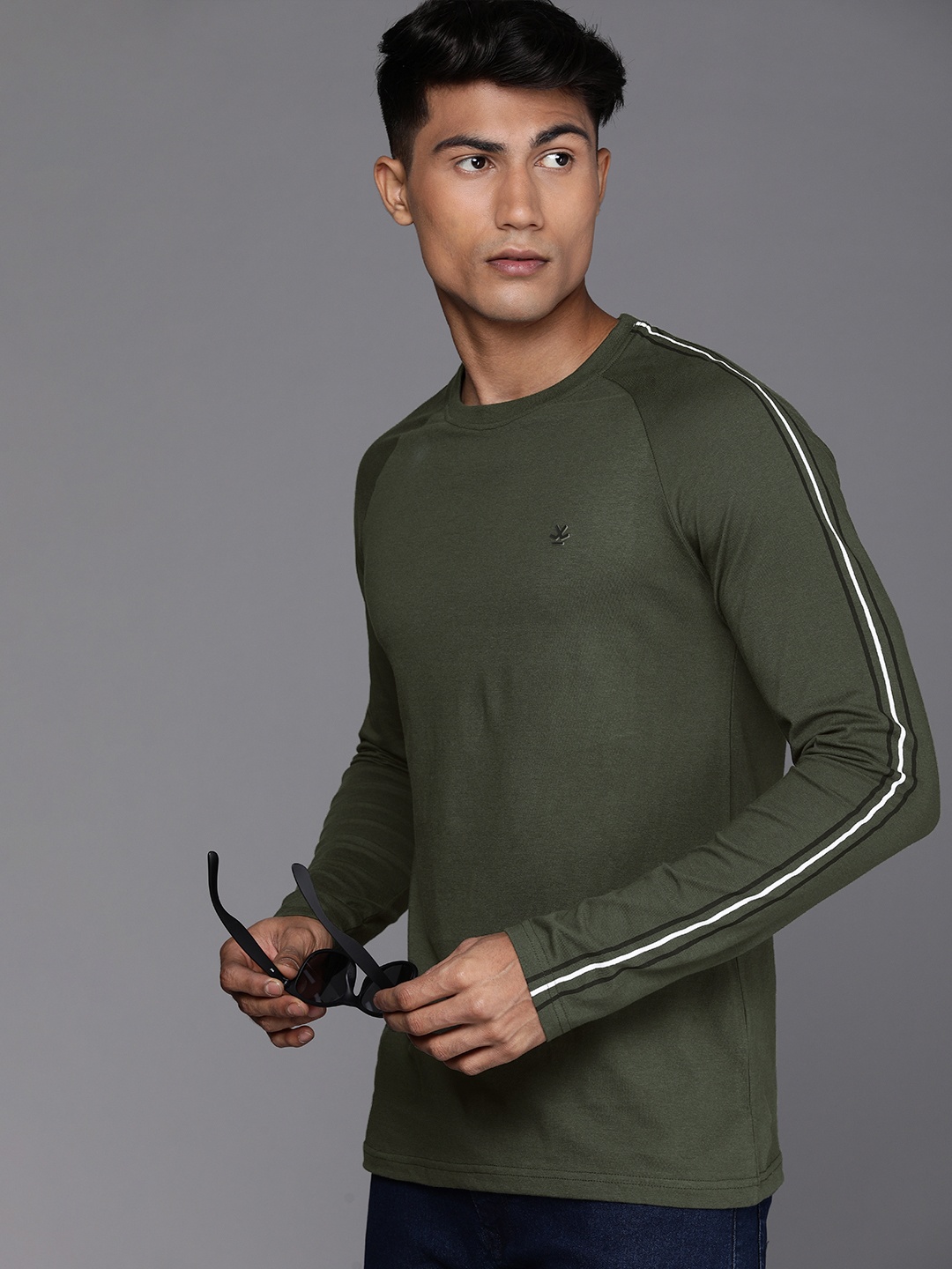 

WROGN Men Olive Green Slim Fit T-shirt