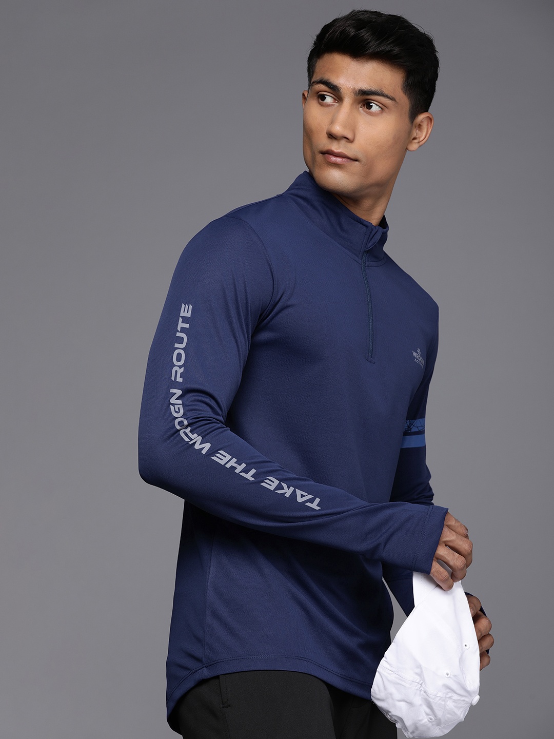 

WROGN ACTIVE Men Brand Logo High Neck Dry-Pro Slim Fit T-shirt, Navy blue