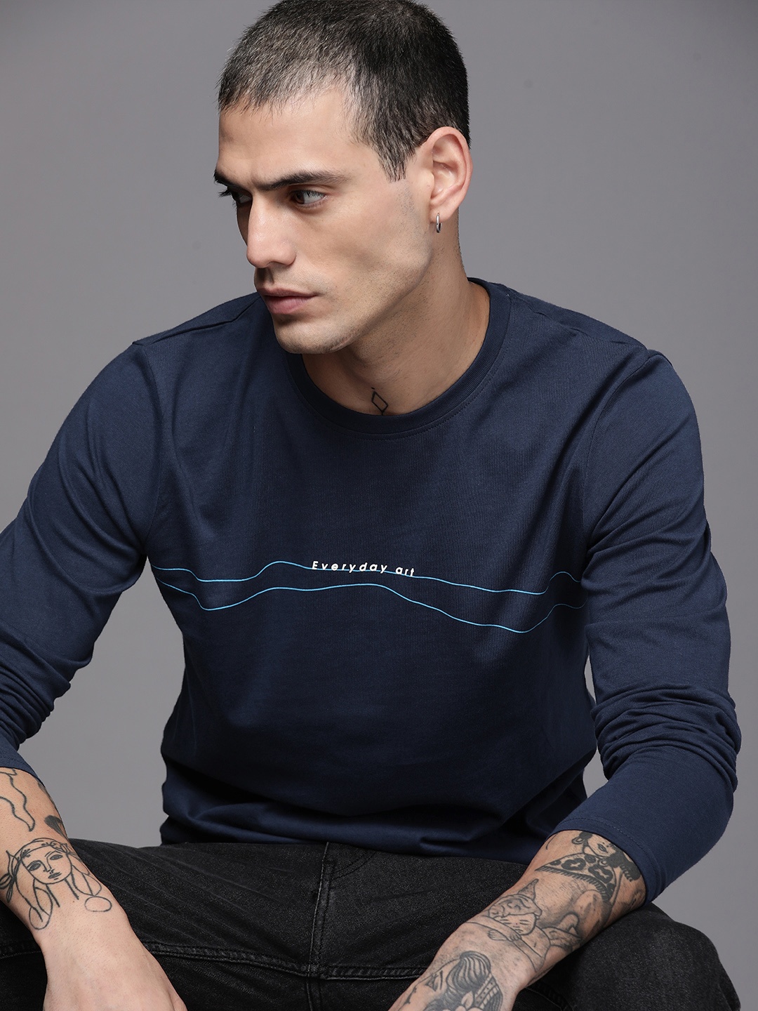 

WROGN Men Navy Blue Pure Cotton Slim Fit T-shirt