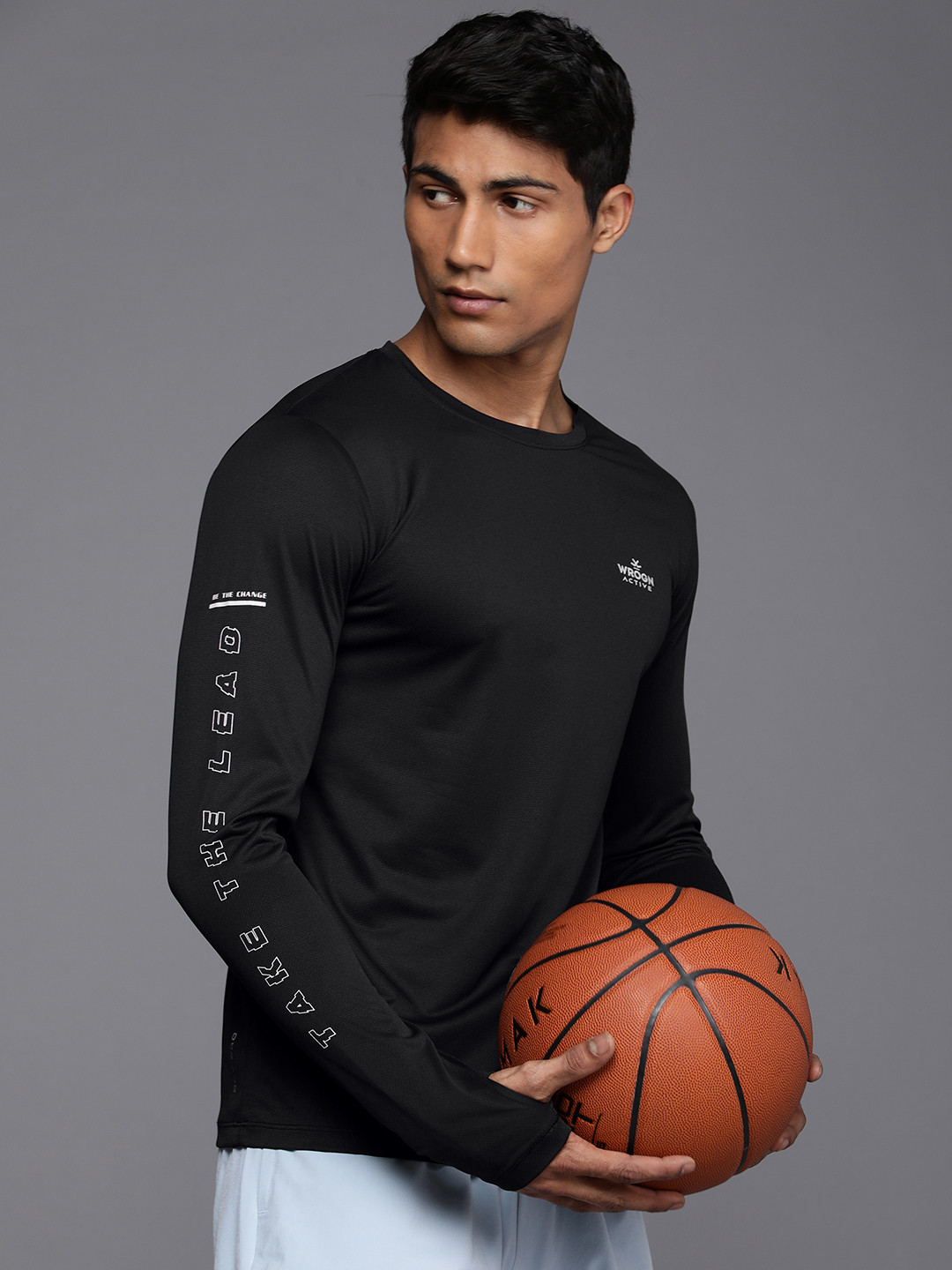 

WROGN ACTIVE Men Black Slim Fit T-shirt