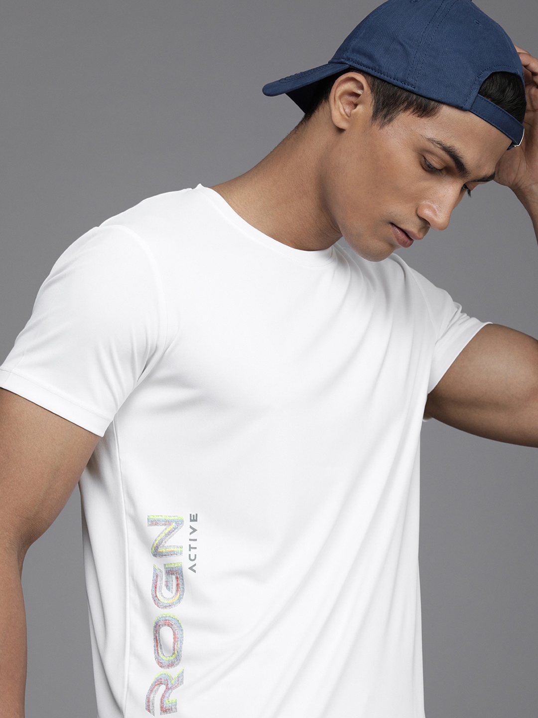 

WROGN ACTIVE Men White Brand Logo Printed Slim Fit Casual T-shirt