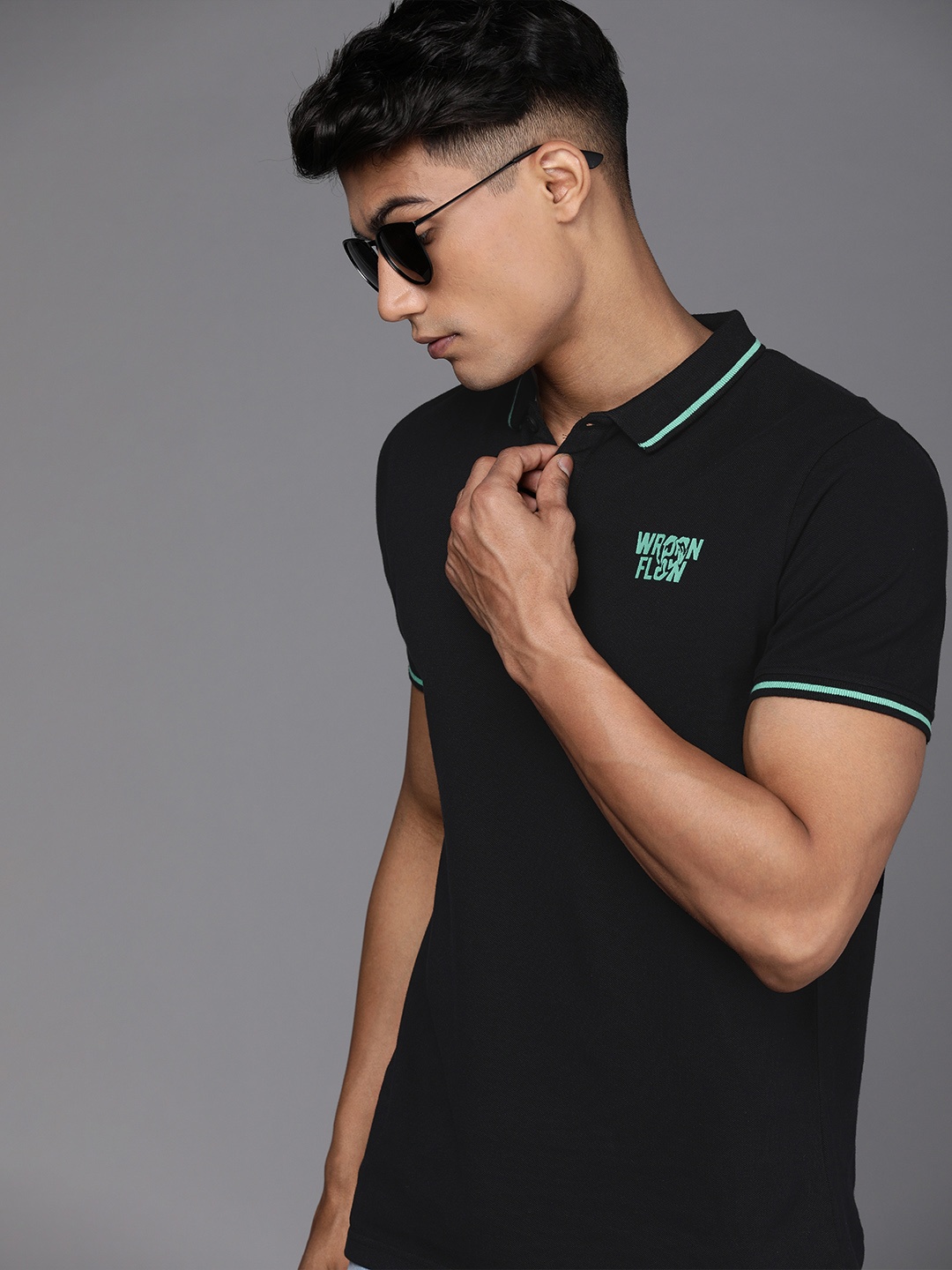 

WROGN Men Black Solid Polo Collar Slim Fit T-shirt